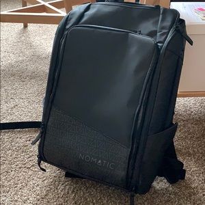Nomatic Backpack Broken Zipper
